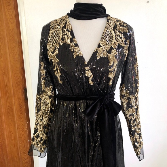Nidodileda brand sparkle gold and black dress velvet tie at the neck and waist - Picture 3 of 11